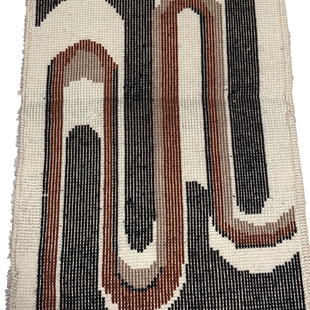 Retro handmade Area Rug with Abstract Design - Picture 2 of 3